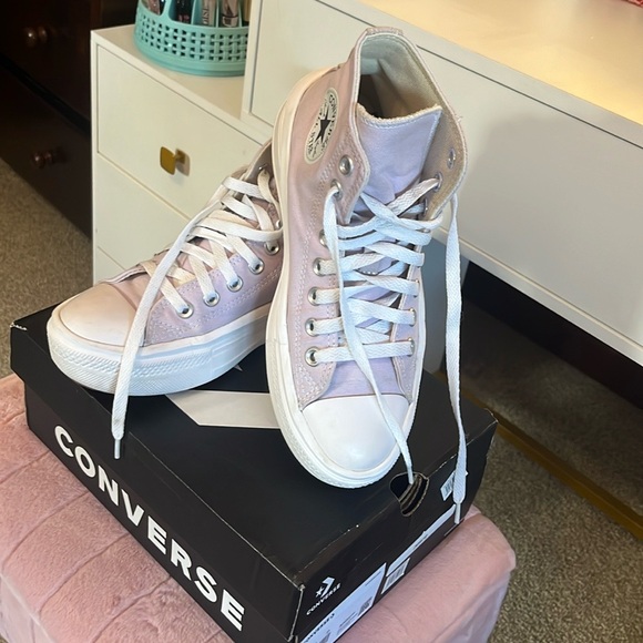 Lavender Converse BARELY WORN Platform - Picture 3 of 7